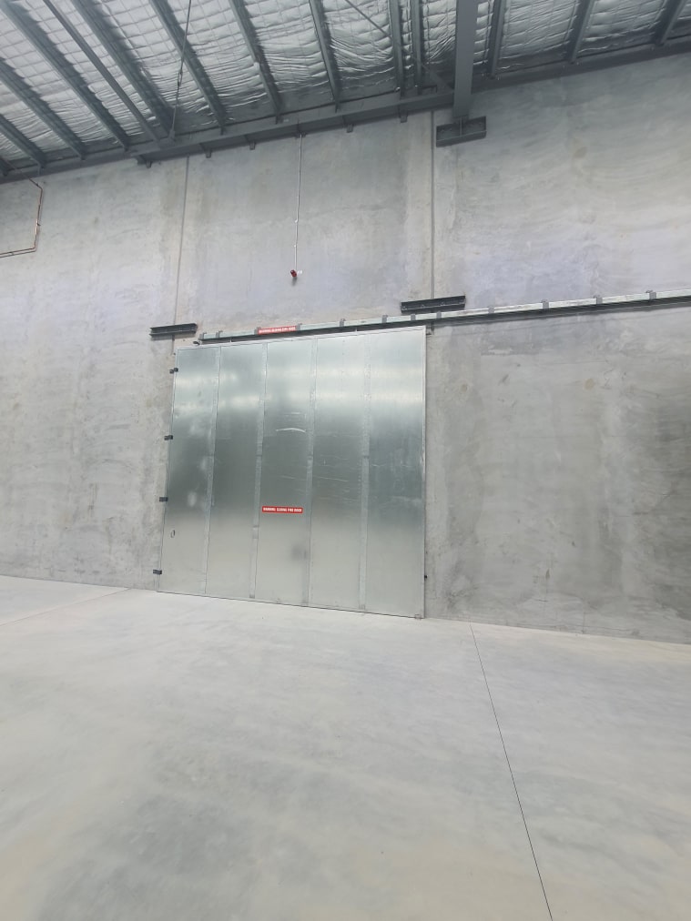 Sliding Fire Door<br />
